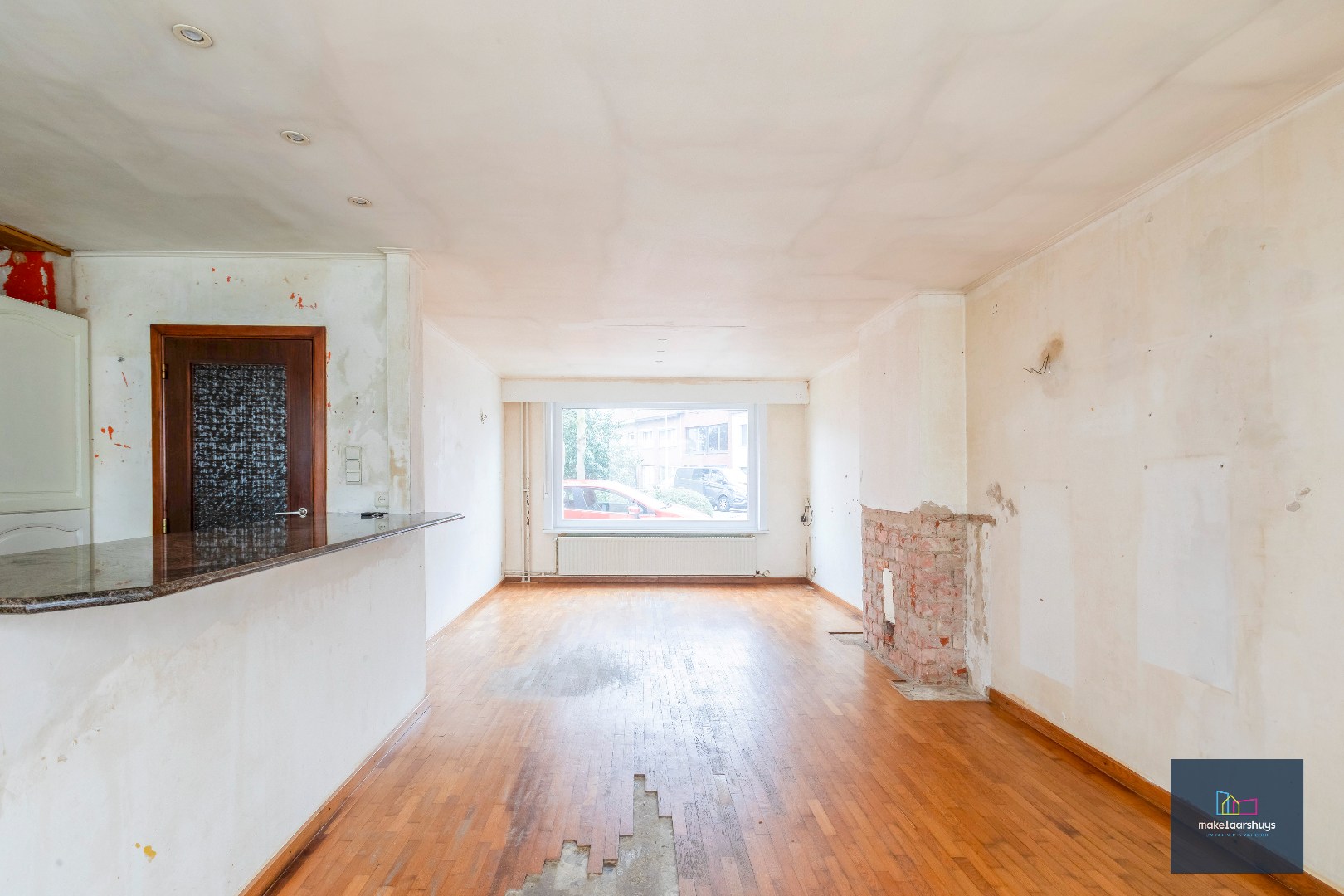 Te renoveren HOB met garage in Mariakerke 