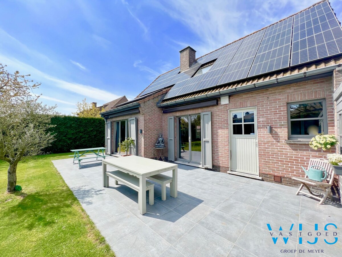 Instapklaar woonhuis met 4 slaapkamers, ruime tuin &amp; garage te ERTVELDE ! 