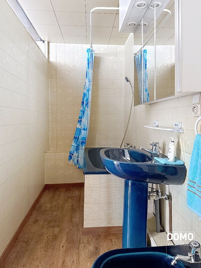 Karaktervolle woning met tal van mogelijkheden en voorzien van paardenstallingen 