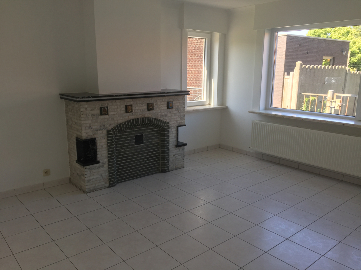 Aangename woning met tuin : zeer rustig gelegen én op slechts 50 m van de Gaverse Markt. 