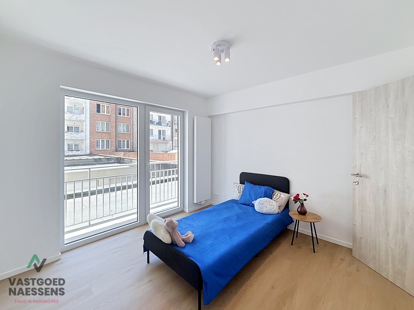 Magnifique appartement rénové de 3 chambres avec vue sur la mer. 