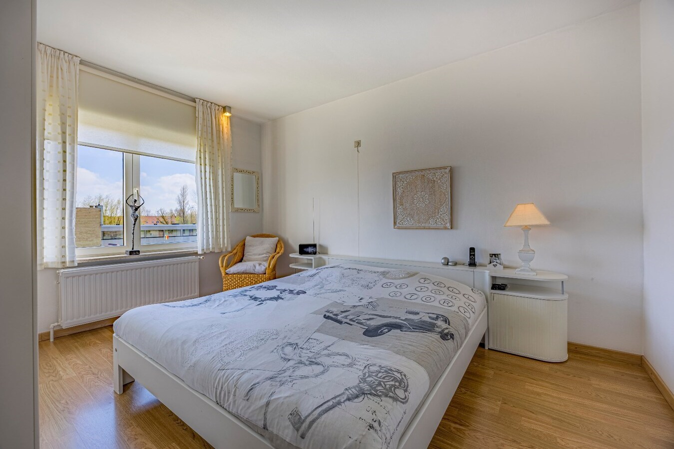 Knappe woning met weidse zichten, vlakbij het strand 