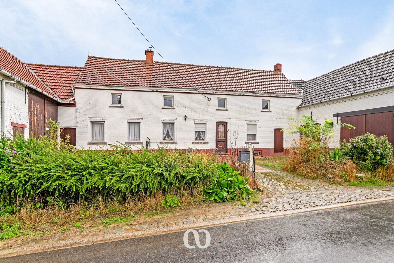 Subliem gelegen te renoveren/te slopen hoeve 