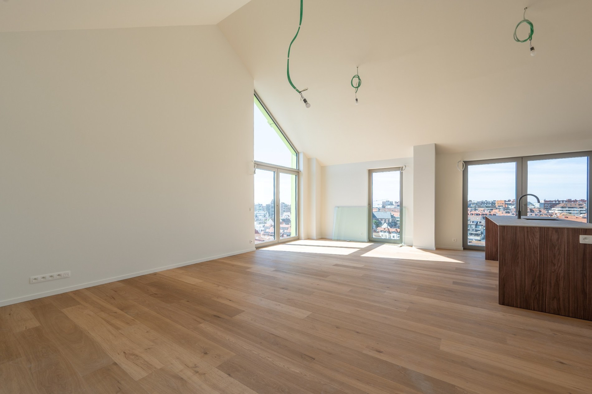 Centraal gelegen 3-kamer appartement te Res. Hoost: Centraal gelegen 3-kamer appartement te Res. Hoost: Zondag 4/01 (14u tot 17u): 
