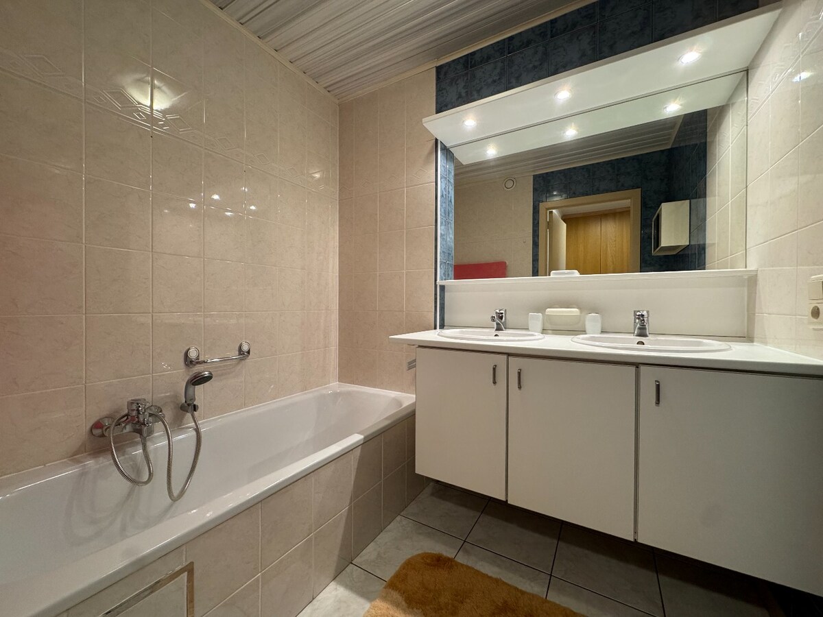 Prachtig doorzonappartement met frontaal zeezicht en 3 slaapkamers te Heist 