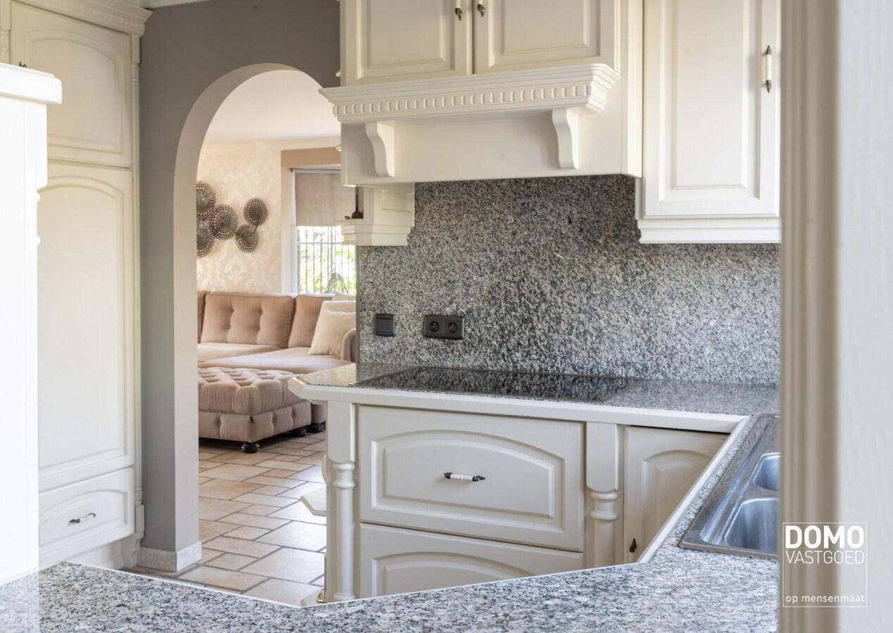 Karaktervolle en ruime gezinswoning in pastorij-/fermettestijl met prachtige tuin en 4 slaapkamers in het groene Kortessem 