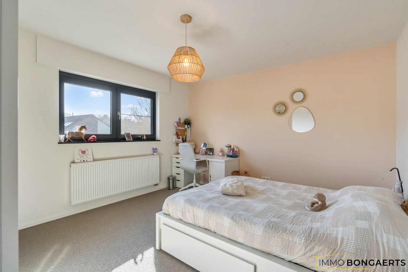 Energiezuinige woning met zwembad op rustige ligging in As 