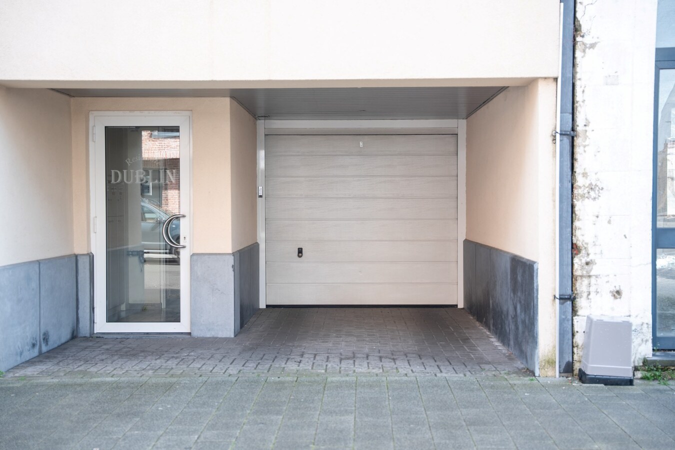 Instapklare handelsruimte met commerciële topligging in het hart van Geel 