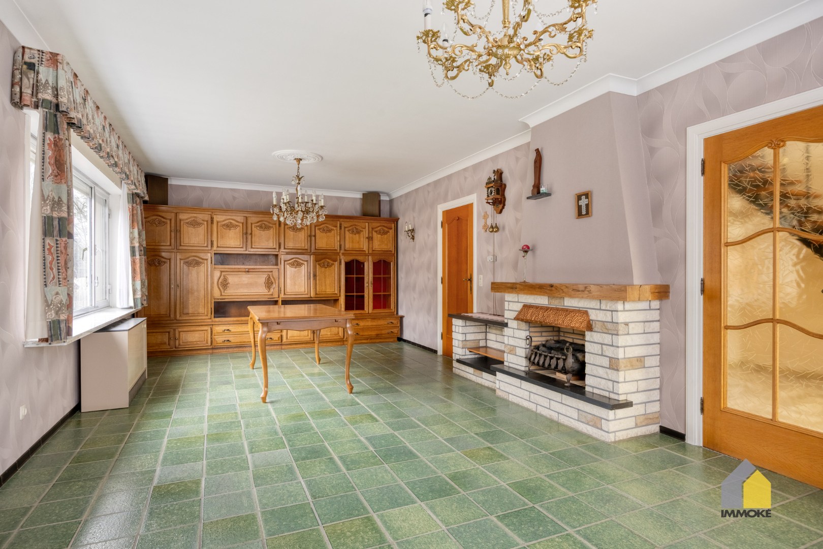 Neeroeteren: Op te frissen, vrijstaande woning op 8 a 26 ca met 5 slpks. 