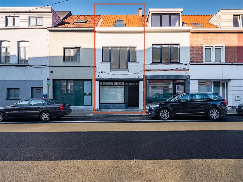 Compleet gerenoveerde woning op toplocatie 