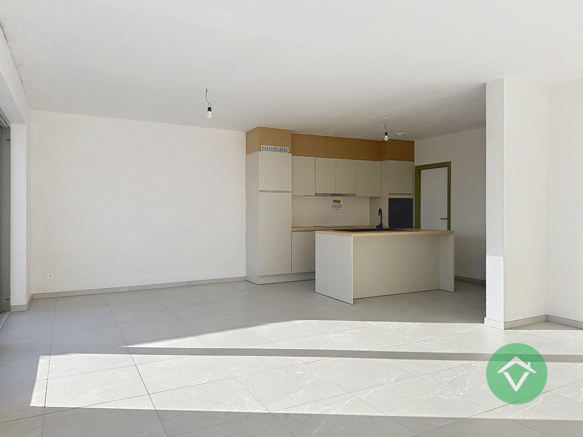 Volledig nieuwe woning met 4 slaapkamers en diepe tuin te Wijnendale 