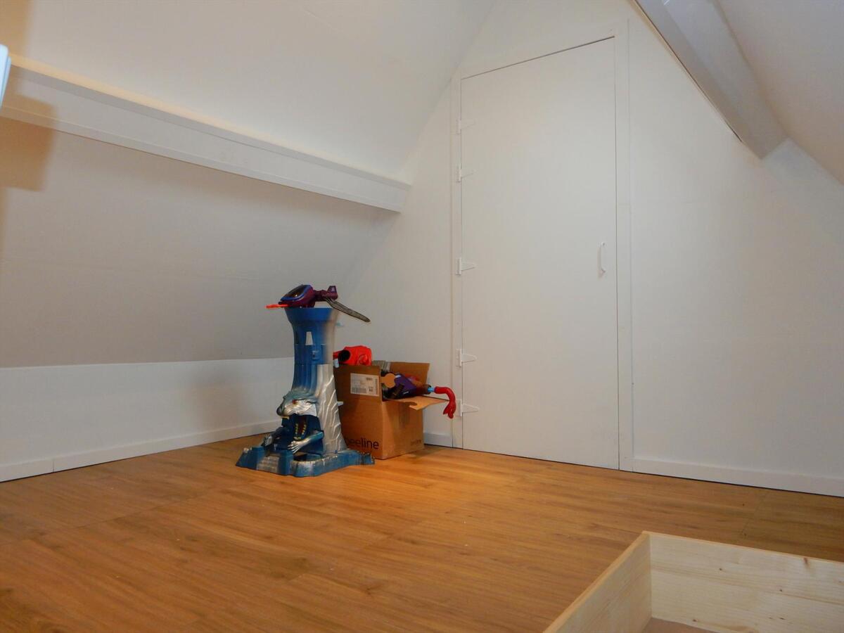 Half-open gerenoveerde woning te Jabbeke 