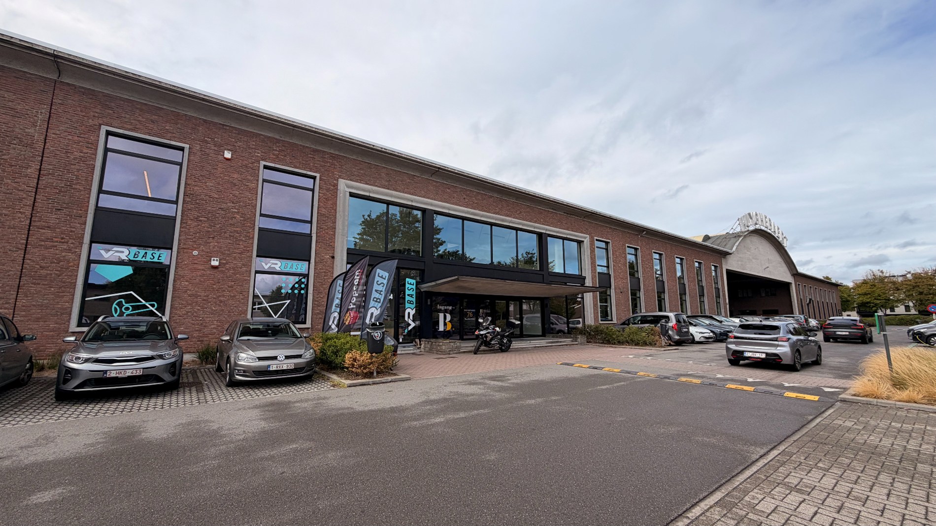 Instapklare kantoren met ruime parking te huur in Mechelen