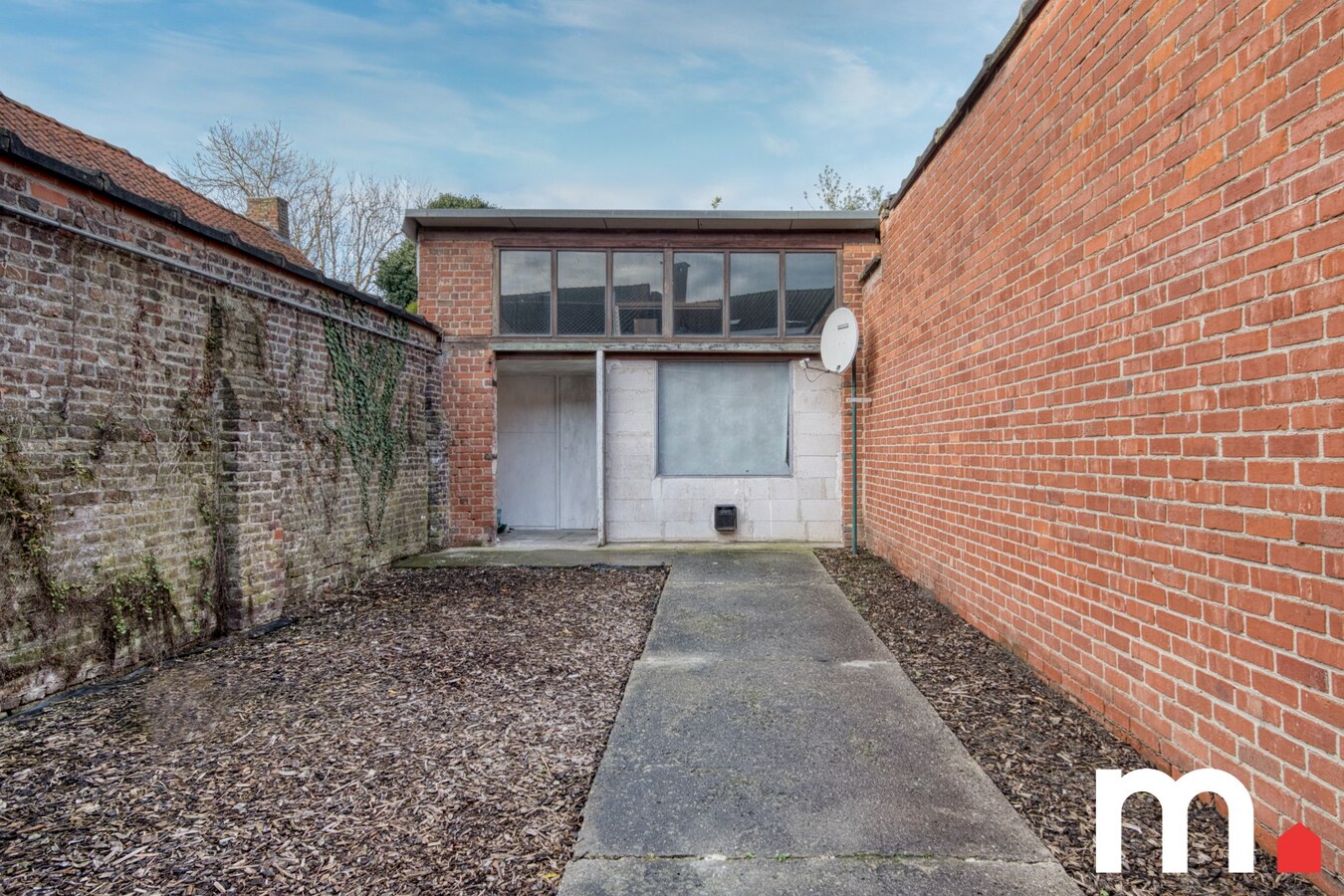 Ruime eigendom in Izegem – ideaal voor wonen en werken of opbrengsteigendom! 