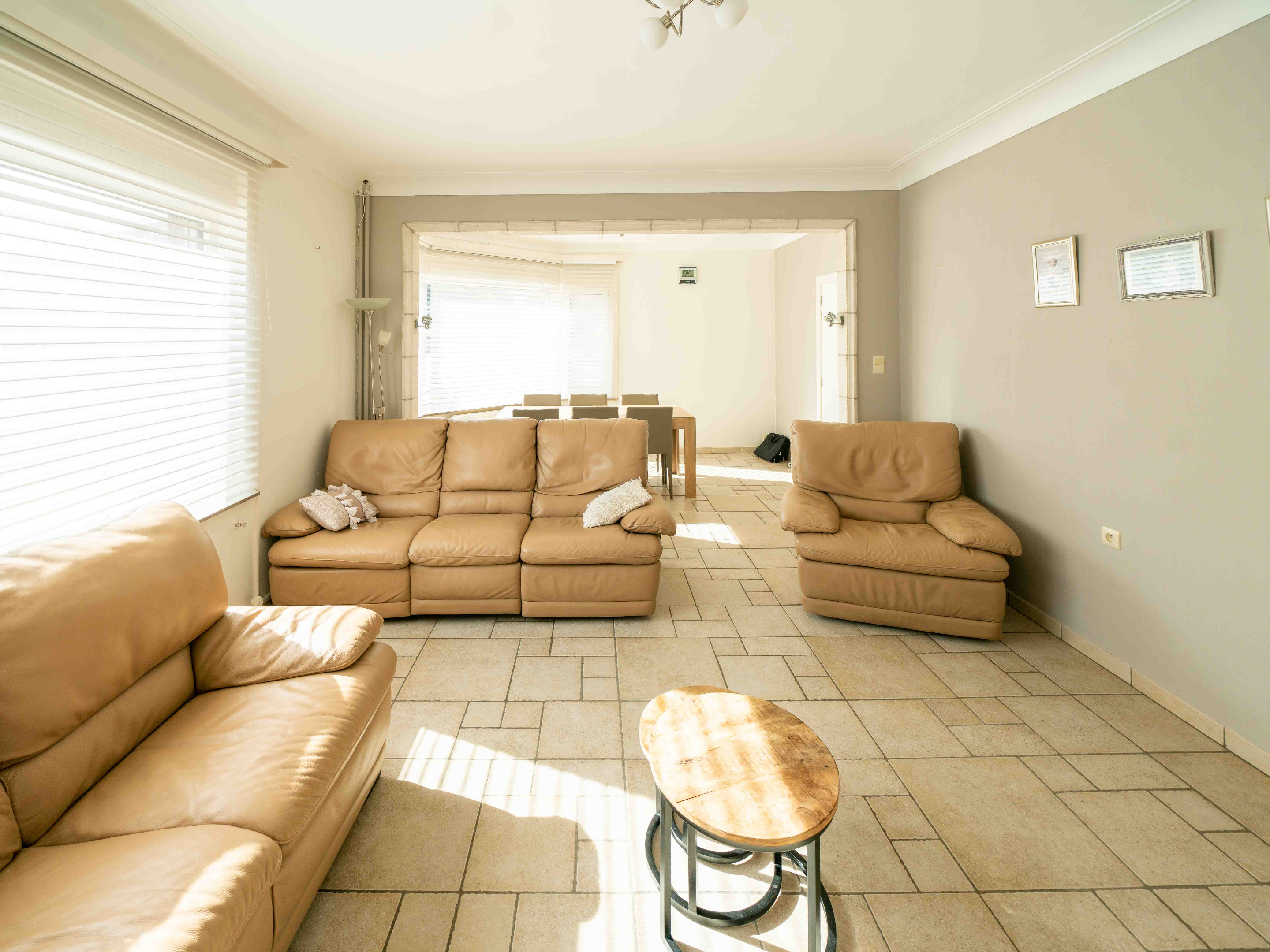 Zeer ruime gezinswoning met 4 slaapkamers en bureel 