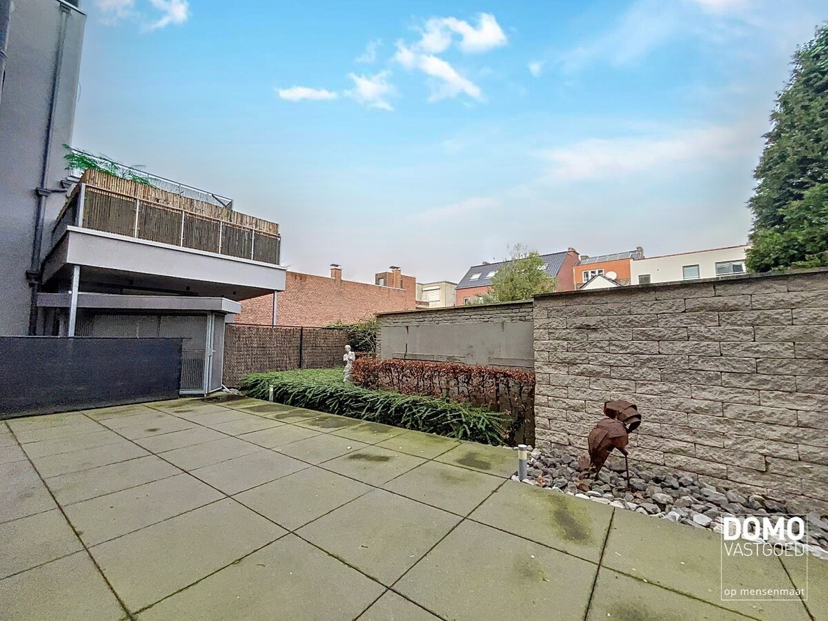 Ruim appartement met tuinterras, garage en 2 slaapkamers in Hasselt 