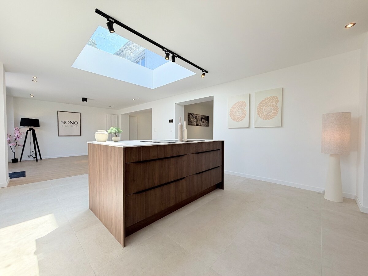 Prachtige gerenoveerde zeer ruime woning in een rustige wijk te  Gullegem ! *** NONO INSPIRED*** 