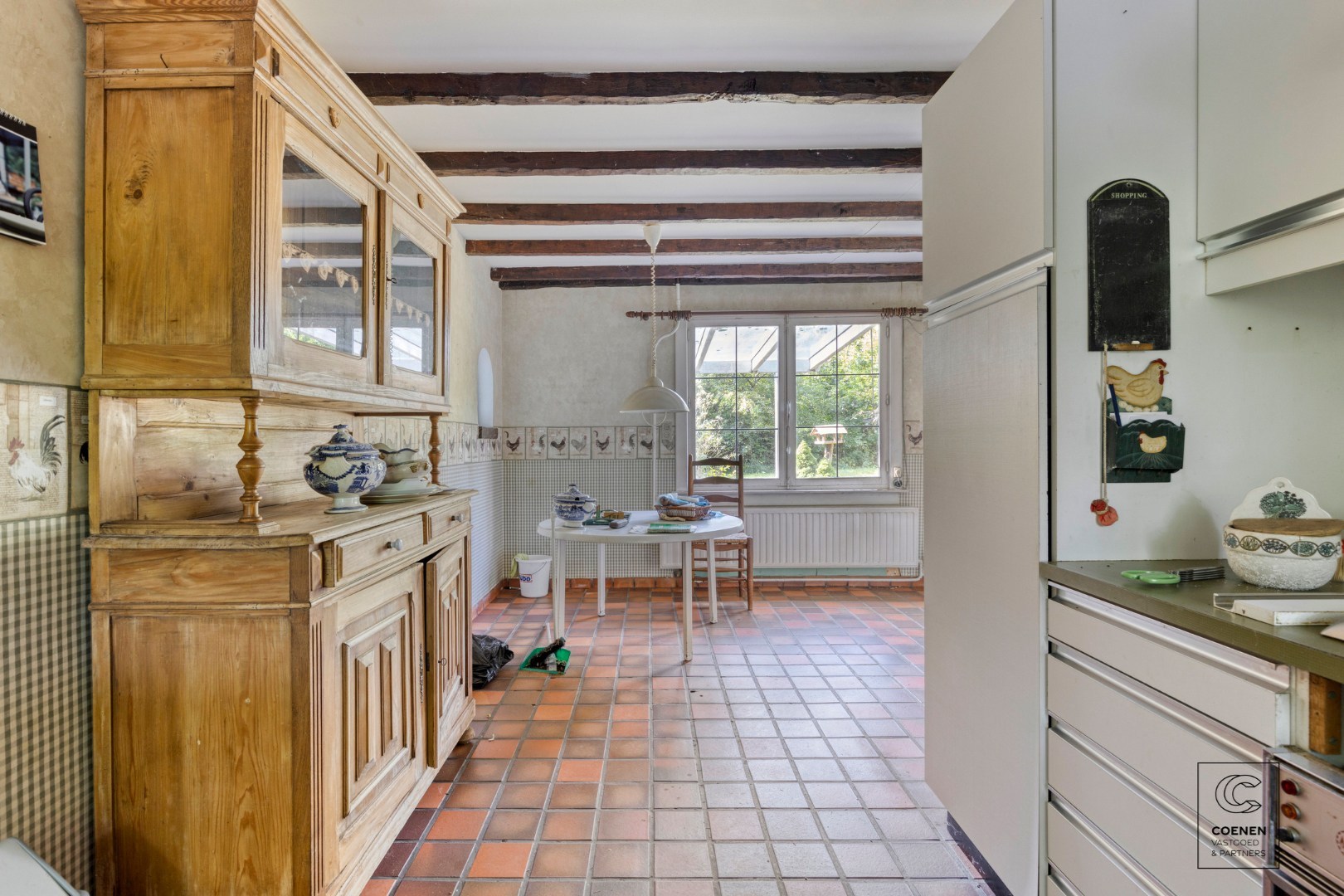 Volledig te renoveren/af te breken woning op prachtig perceel van 2682 m² te Schilde! 