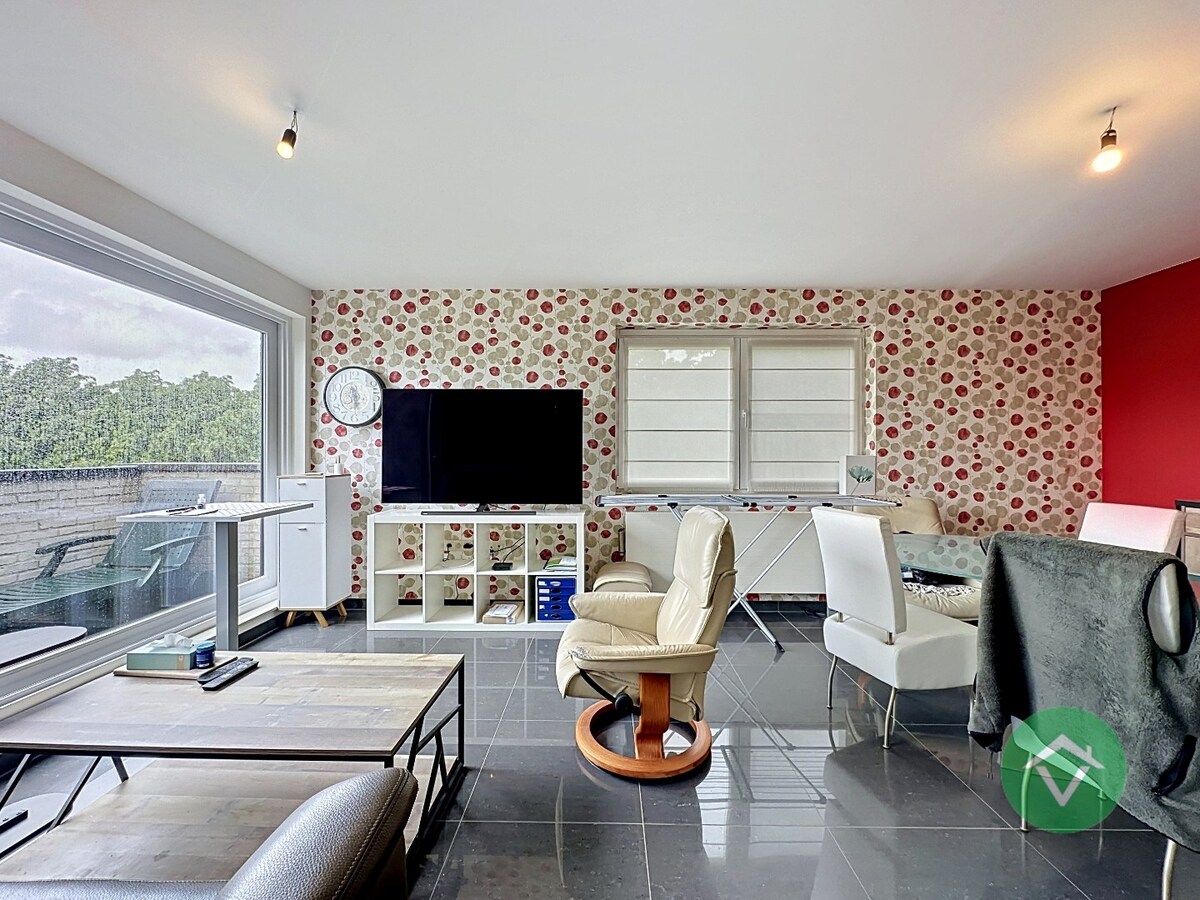 Lichtrijk appartement met garage en prachtig zicht op het park ’t Oosthof te Koekelare 