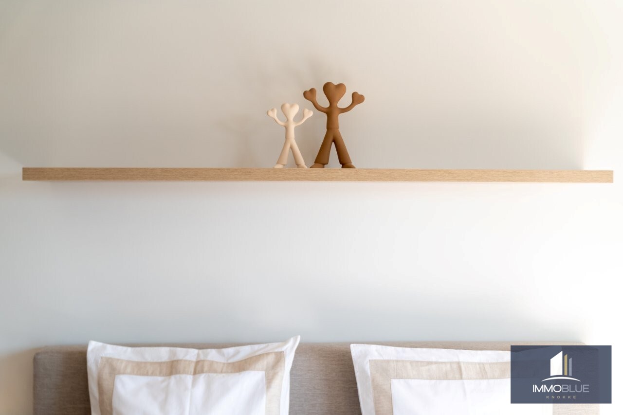 Appartement entièrement rénové et lumineux, situé dans une petite résidence. 