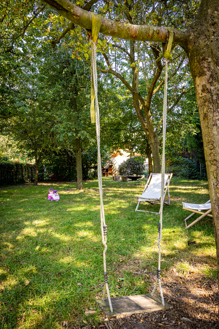 Ruime gerenoveerde gezinswoning op 1.384m² 4 slpks te Landegem 