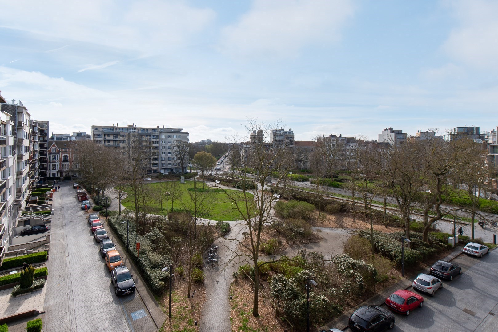 LUXUEUS GERENOVEERD 2 SLPK APP MET ZICHT OP GROEN 