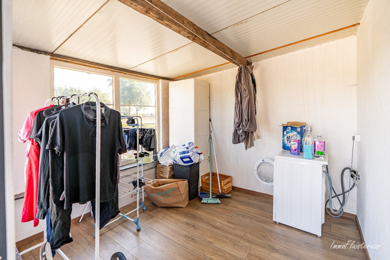 Veelzijdige woning met paardenstallen op ca. 2ha te Helchteren 