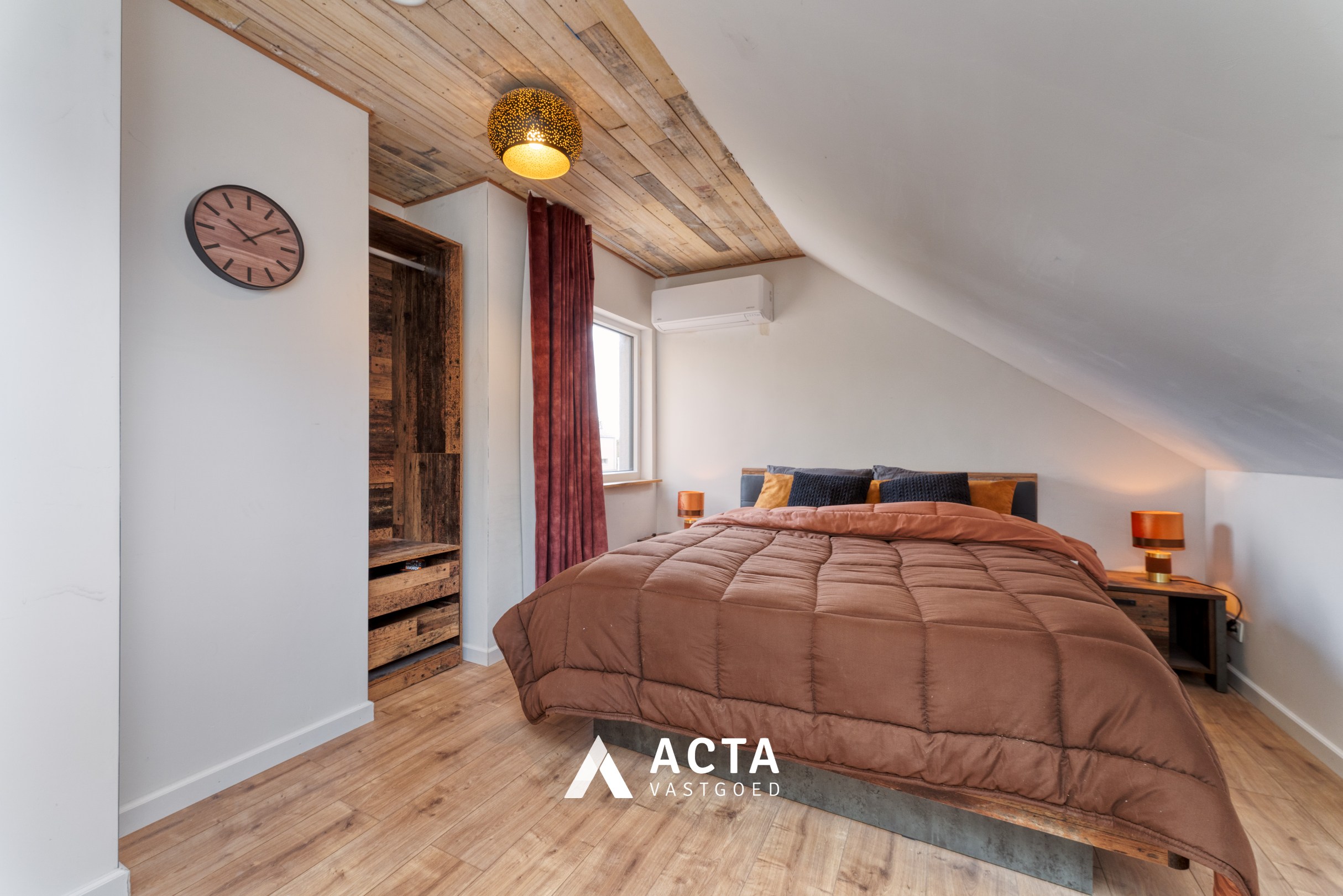 Gerenoveerde villa met vier slaapkamers in de Vicognewijk! 