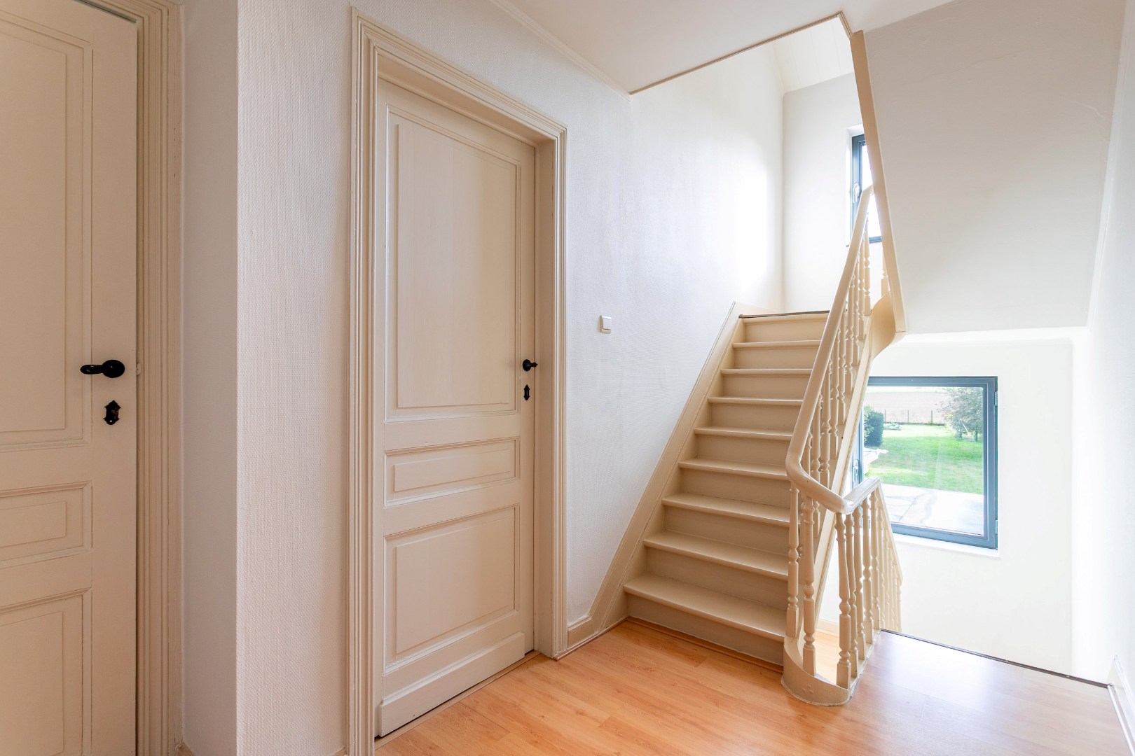 Instapklare driegevelwoning met 3 slpk te Lembeek 