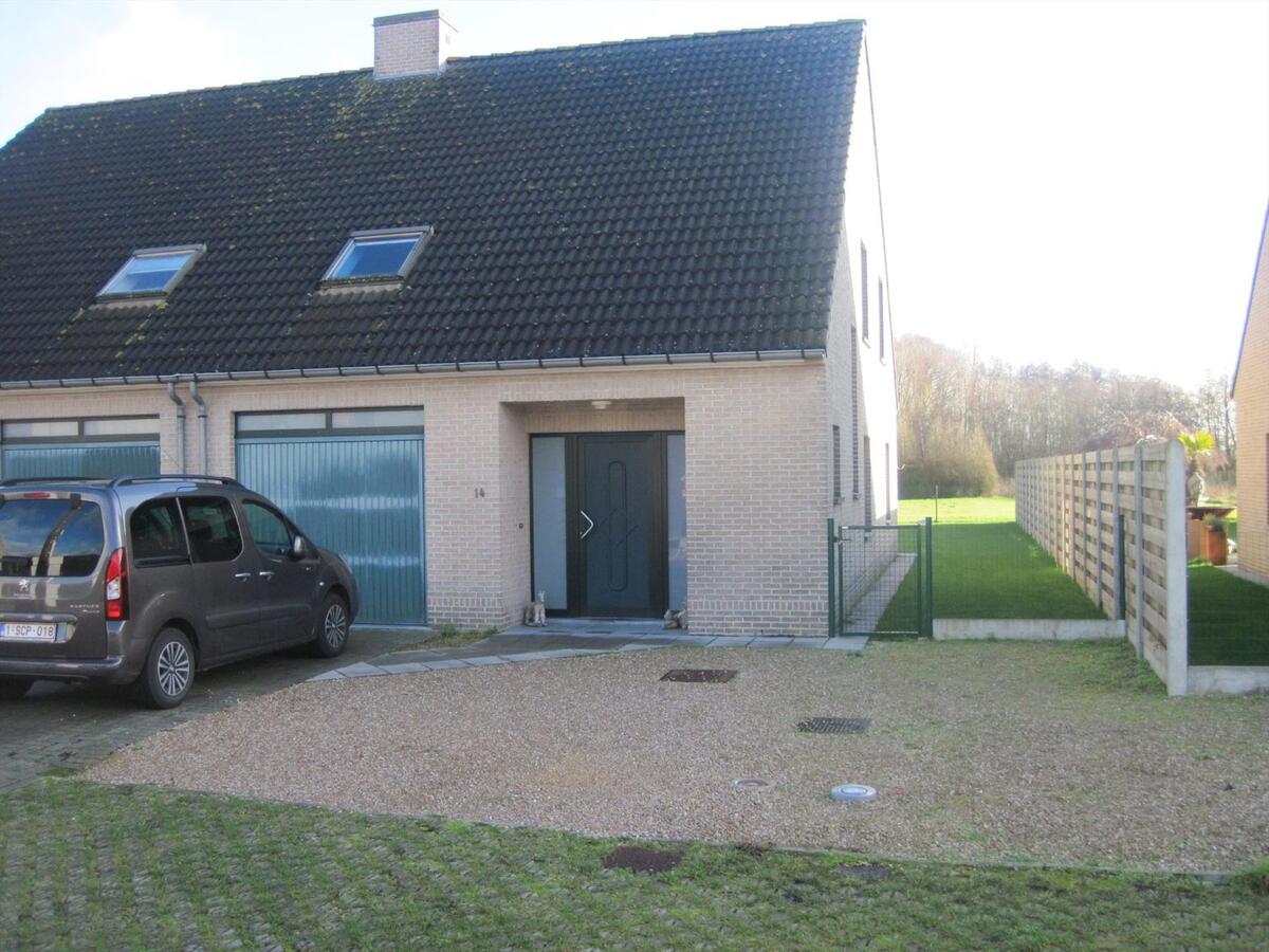 Tijdloze Half Open Bebouwing - rustig &amp; centraal gelegen ! 