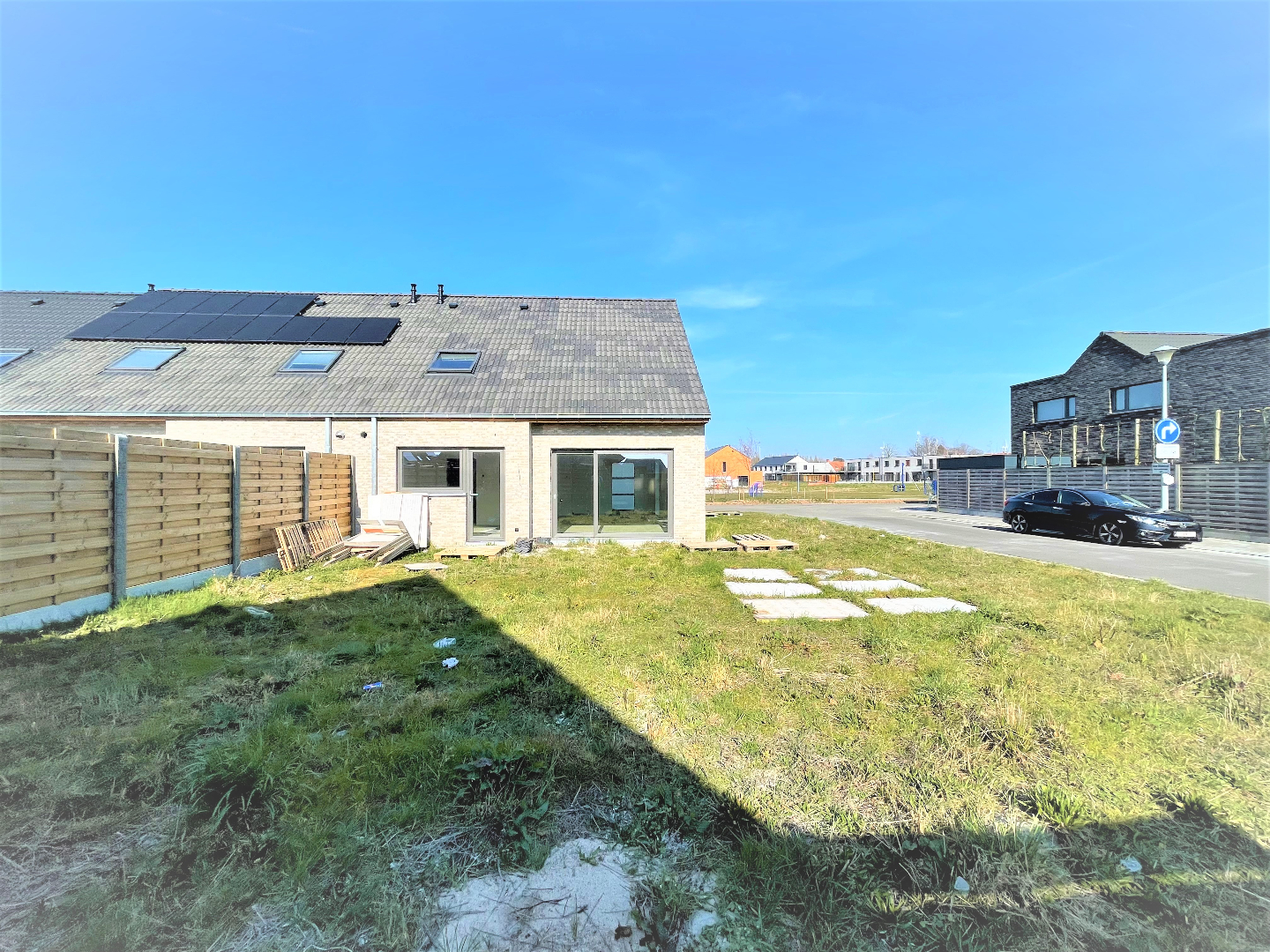 Nieuwbouwwoning met 3 slaapkamers en garage op 376m² 