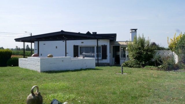 Semi-bungalow op royaal perceel van 1779 m² 