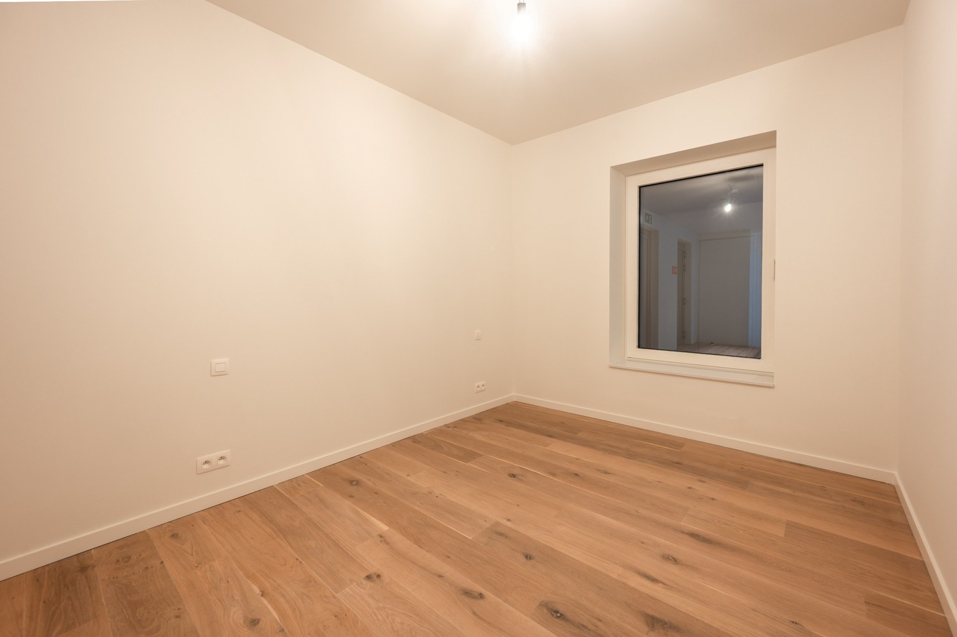 Centraal gelegen 2-kamer appartement te Res. Hoost op wandelafstand van de Zeedijk van Heist. 