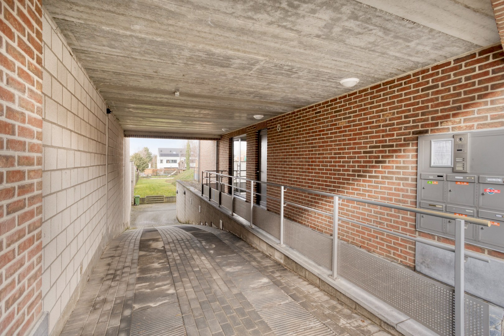 Duplex-appartement met 2 slaapkamers, autostaanplaats, kelderberging en gemeenschappelijke tuin in Kessel-Lo!– EPC 105 kWh/m² - bewoonbare opp. 92 m² 