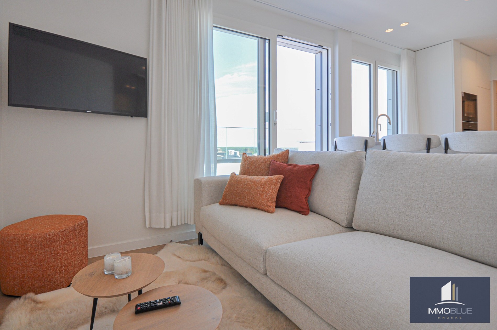 Volledig gerenoveerd dakappartement met een terras van ongeveer 45 m². 