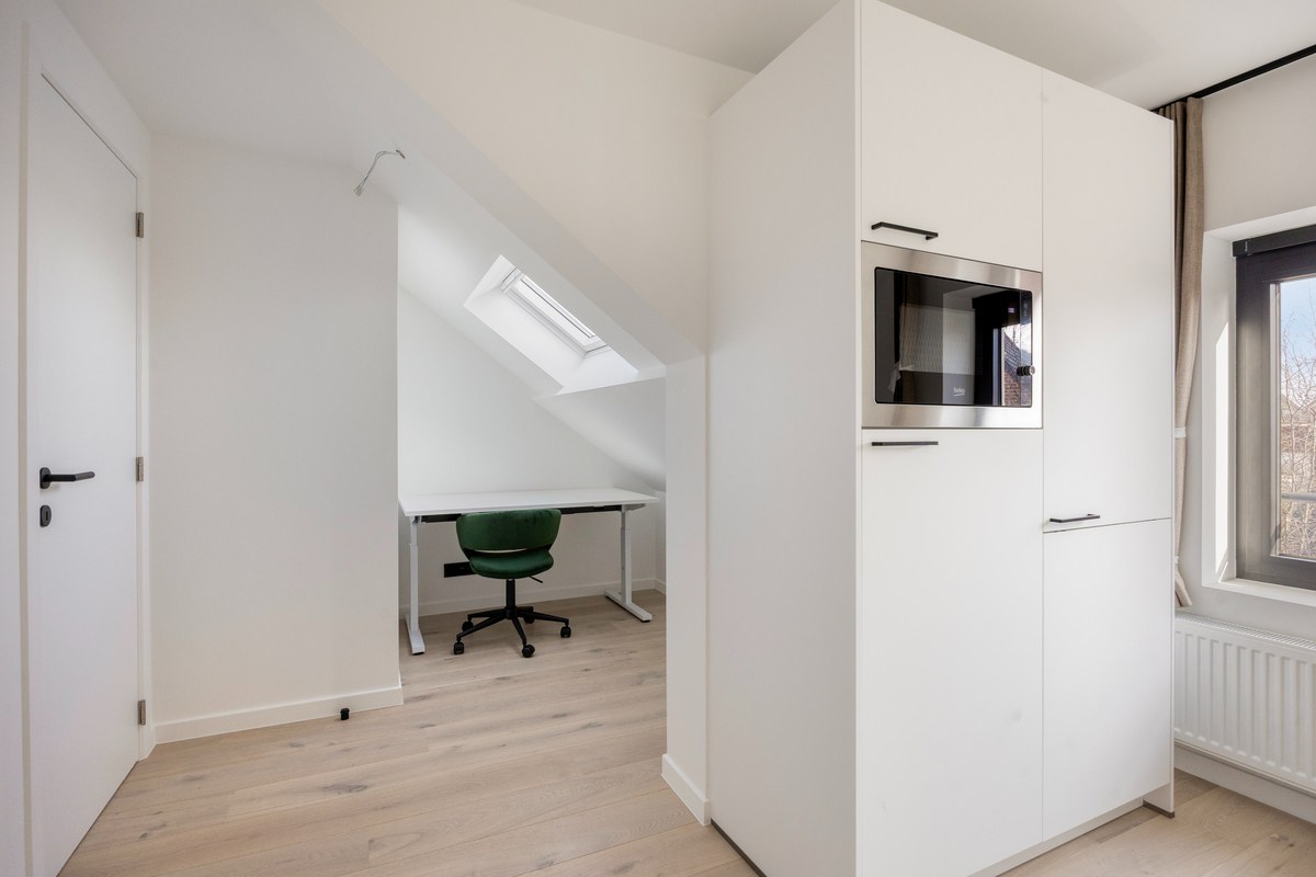 Volledig gerenoveerd en gemeubelde studentenkamer met privé badkamer en tuin - EPC A! 