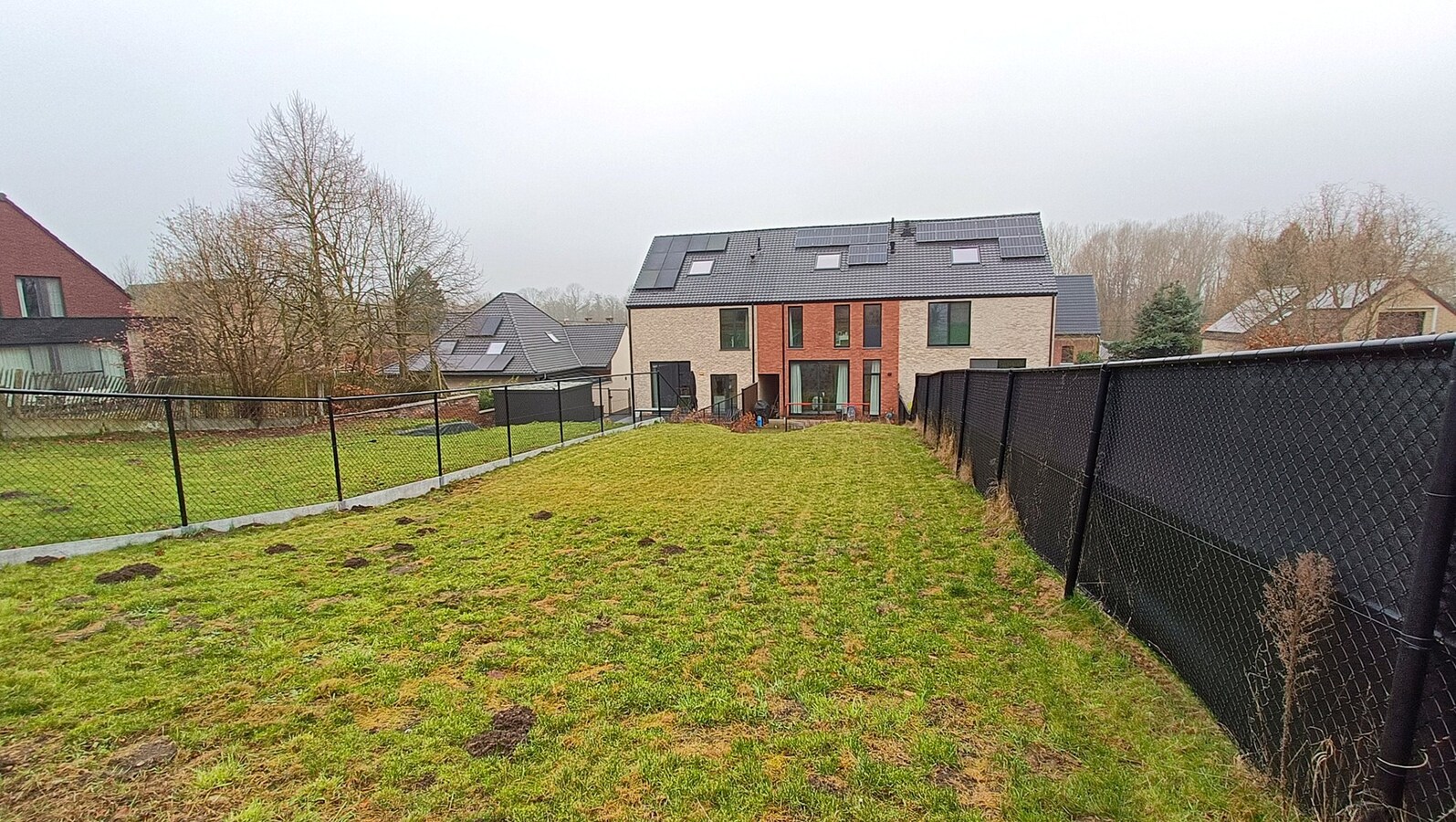 Nieuwbouwwoning met 4 slaapkamers te Bierbeek 