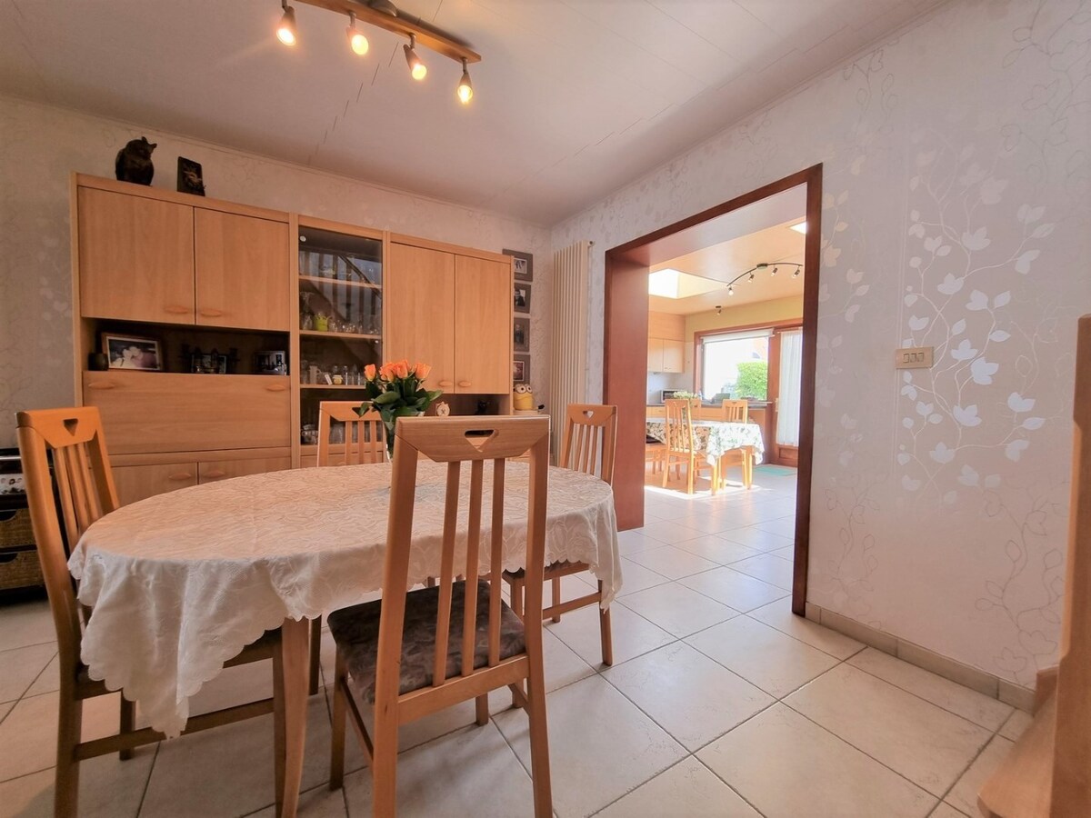 Goed gelegen, instapklare halfopen gezinswoning met tuin en garage - Zeebrugge 