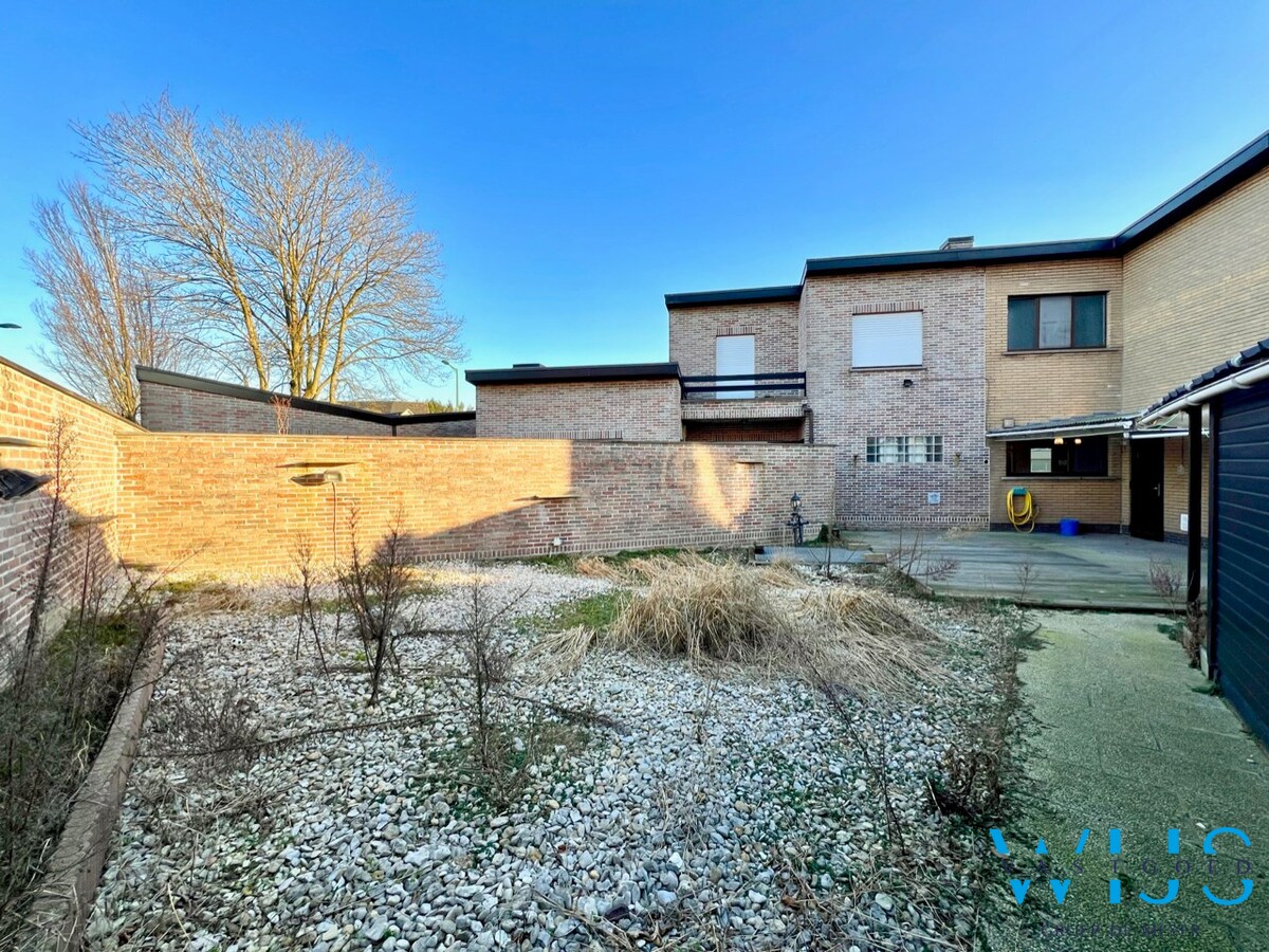 Instapklaar en gezellig woonhuis in hartje Ertvelde ! 