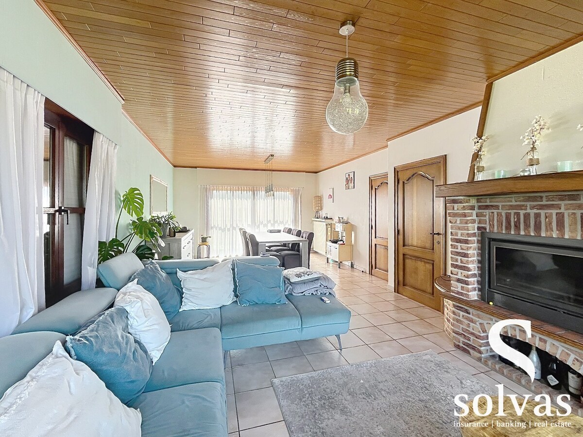 Ruime woning met 4 slaapkamers, tuin en garage in Aalter - Energielabel C - perceeloppervlakte 1050m² - bewoonbare oppervlakte 250m² - EPC-waarde 237 