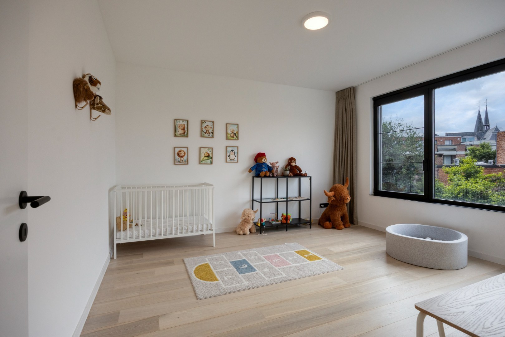 Prachtig herenhuis met 4 slaapkamers, 2 badkamers in Leuven centrum - EPC 77Kwh/m² 
