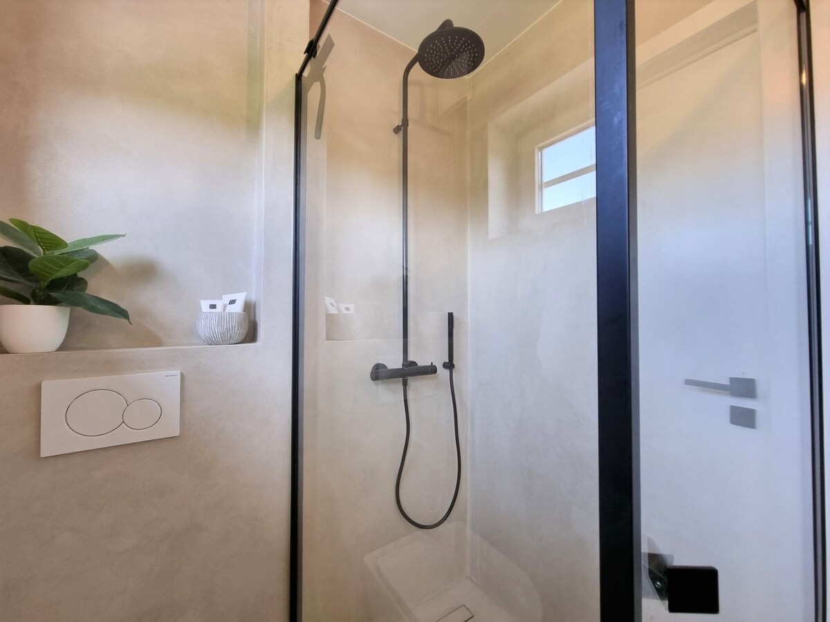 Magnifiek gelegen gezinswoning met garage &amp; oprit te Heist 