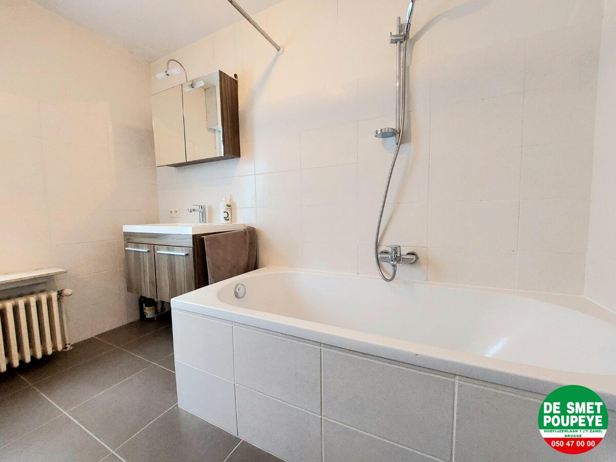 Alleenstaande villa op mooi perceel grond 