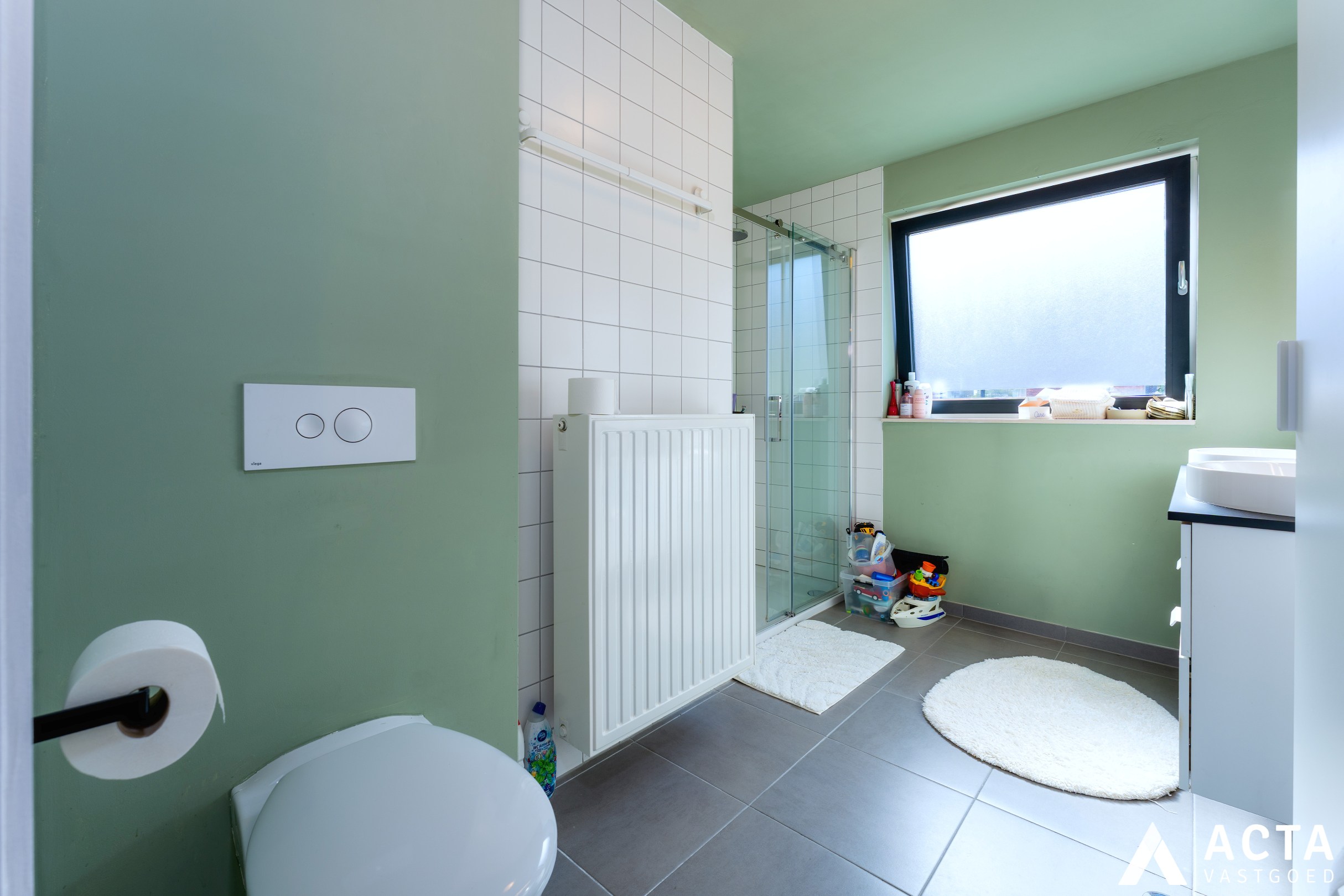 Recente energiezuinige woning met 3 slaapkamers en garage! 