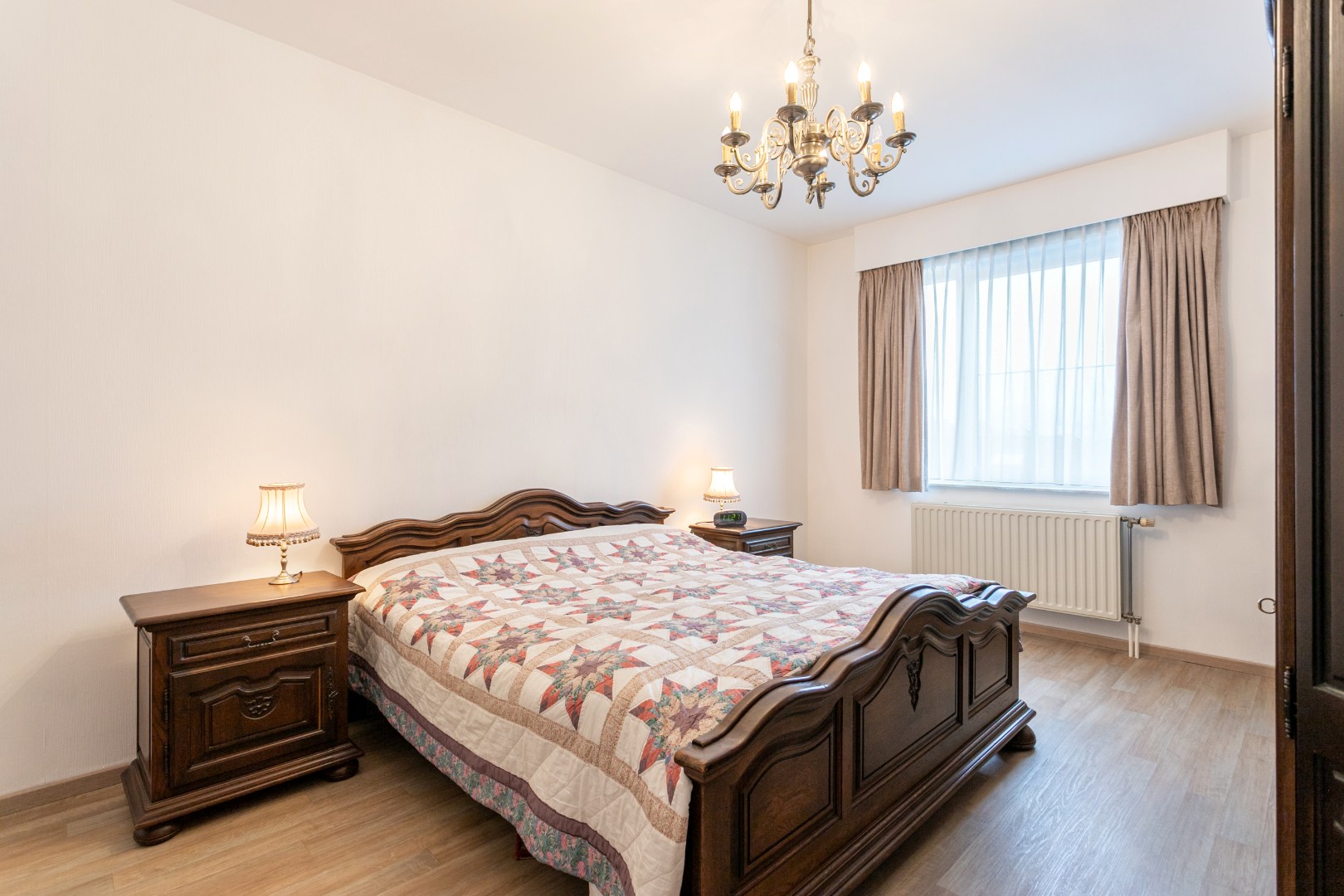 Instapklaar en energiezuinig penthouse  3 slpks., 2 badk., kelder en 2 autostpl. 