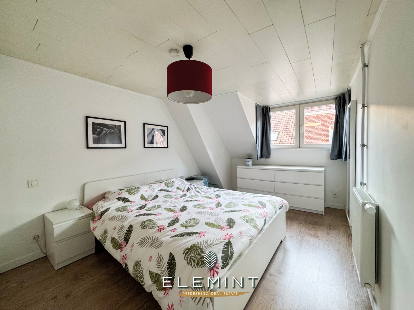 Gezinswoning met aanpalende magazijn en mooie tuin 