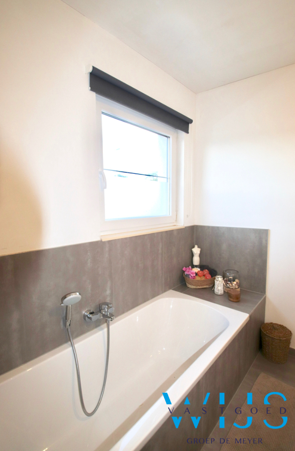 Instapklaar woonhuis met 3 slaapkamers &amp; tuin ! 