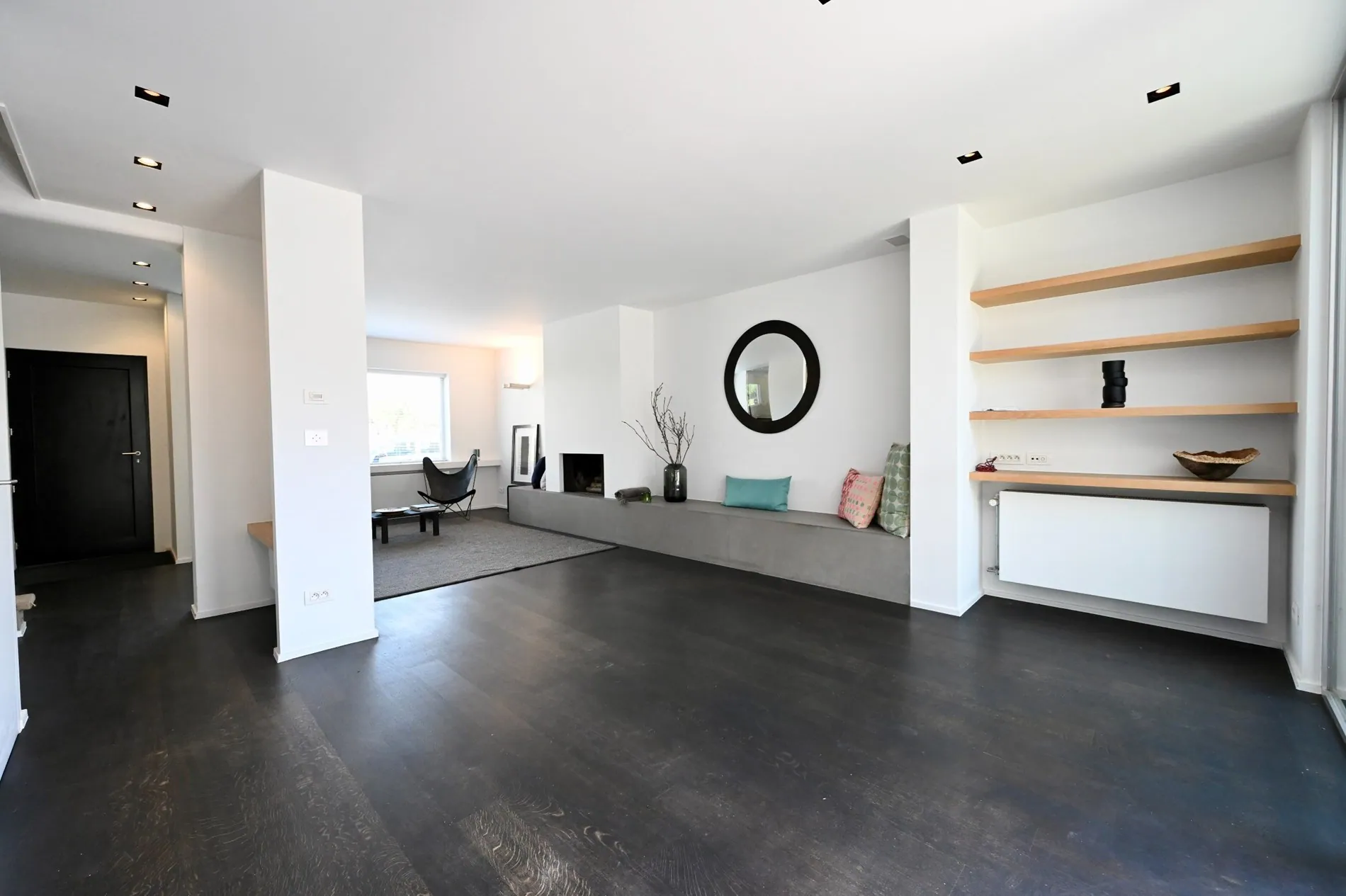 Ongemeubeld: Oosthoek: Stijlvolle en charmante woning met veel lichtinval en aangenaam zicht op de Polders.