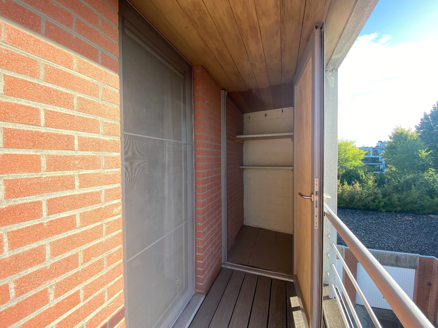 Ruim hoekappartement met 3 slaapkamers en garage in hartje Waregem! 