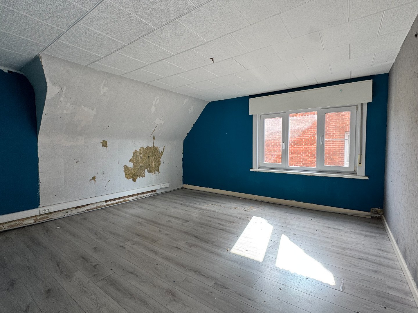 Woning met tal van mogelijkheden in centrum Zulte. 